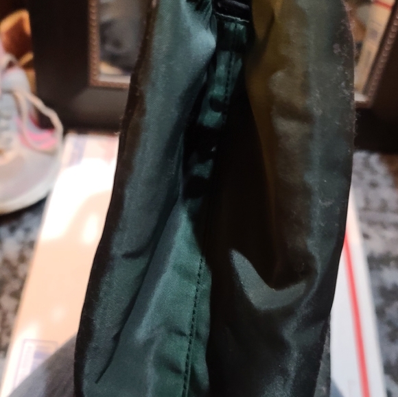 Auth. Prada handbag - Picture 10 of 15